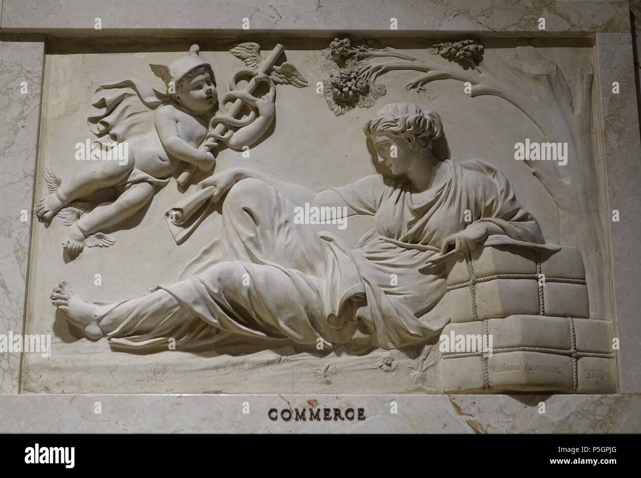 372 Commerce da Giuseppe Panzetta e Thomas Dubbin, Coade fabbrica di pietra del 1819, sulla base di disegni di John Bacon (1740-1815)) - Bank of Montreal principale ramo di Montreal - Montreal, Canada - DSC08503 Foto Stock