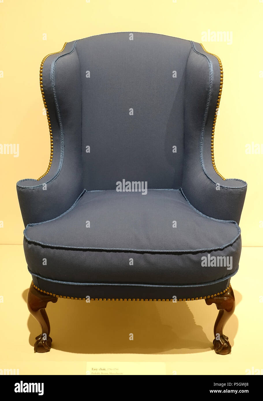 N/A. Inglese: presentano nel Museo delle Arti di Dallas Dallas, Texas, Stati Uniti d'America. 7 maggio 2017, 16:33:29. Daderot 491 Poltrona, probabilmente a Boston, Massachusetts, 1750-1790, mogano, acero, pino, sostituzione imbottitura di lana - Museo dell'Arte di Dallas - DSC04896 Foto Stock