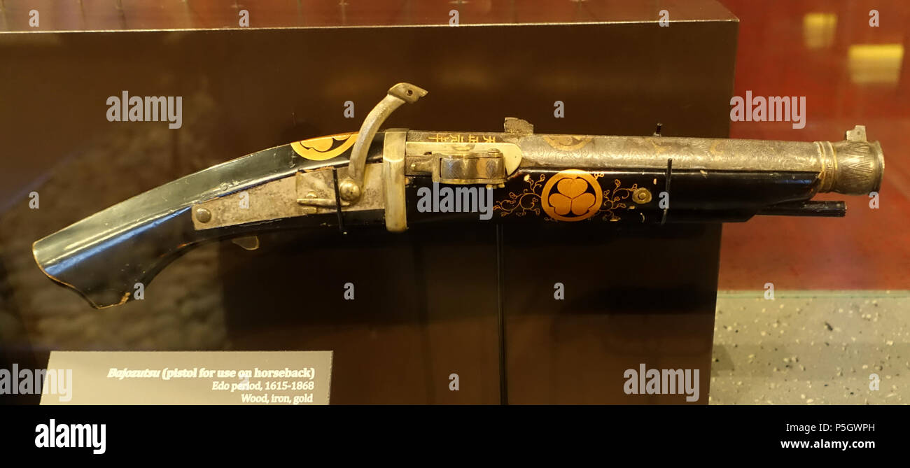 N/A. Inglese: presentano in Ann e Gabriel Barbier-Mueller Museum - Dallas, Texas, Stati Uniti d'America. 11 maggio 2017, 14:40:42. Daderot 163 Bajozutsu (pistola per uso a cavallo), Giappone, periodo Edo, 1615-1868 annuncio, legno, ferro, oro - Ann e Gabriel Barbier-Mueller Museum - DSC05562 Foto Stock