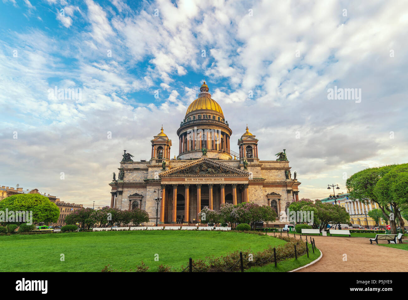 San Pietroburgo dello skyline della città di San Isacco cattedrale, San Pietroburgo, Russia Foto Stock