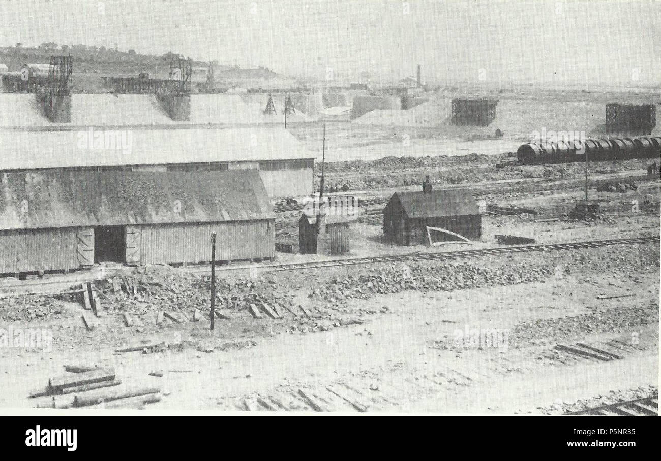 N/A. Inglese: Dock 1 di Barry Docks in via di completamento. circa 1888-9. Welsh Industrial & Maritime Museum. 173 Barry Docks3 Foto Stock