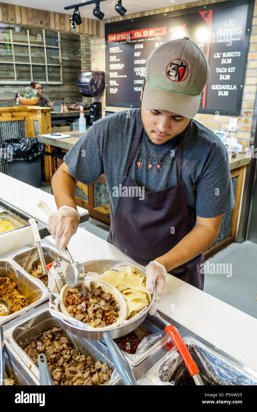 Fort ft. Myers Florida, 1st First Street, 3 Pepper Burrito Co Company, ristorante ristoranti cibo ristoranti caffè, fast food messicano, uomo ispanico m Foto Stock