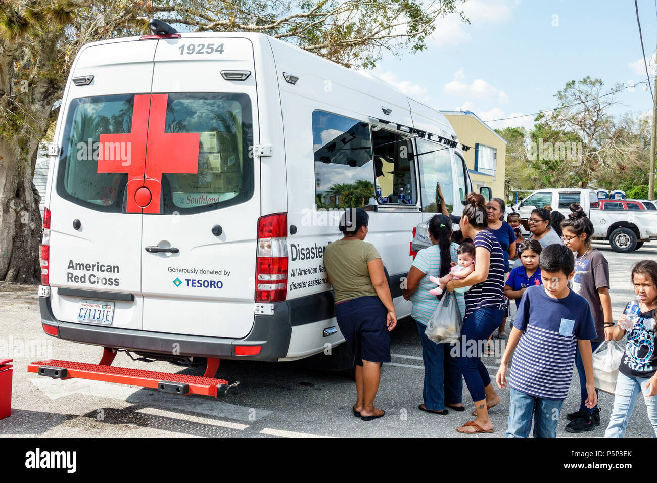 Florida,LaBelle,dopo l'uragano Irma,aiuto tempesta assistenza distruzione post-devastazione,soccorso disaster recovery,Red Cross Disaster Relief,volontario Foto Stock