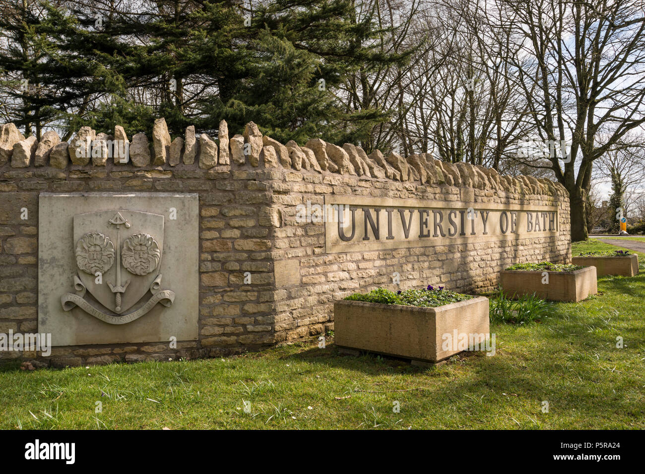 Università di Bath firmare all'entrata di Claverton Down campus, Somerset, Regno Unito Foto Stock