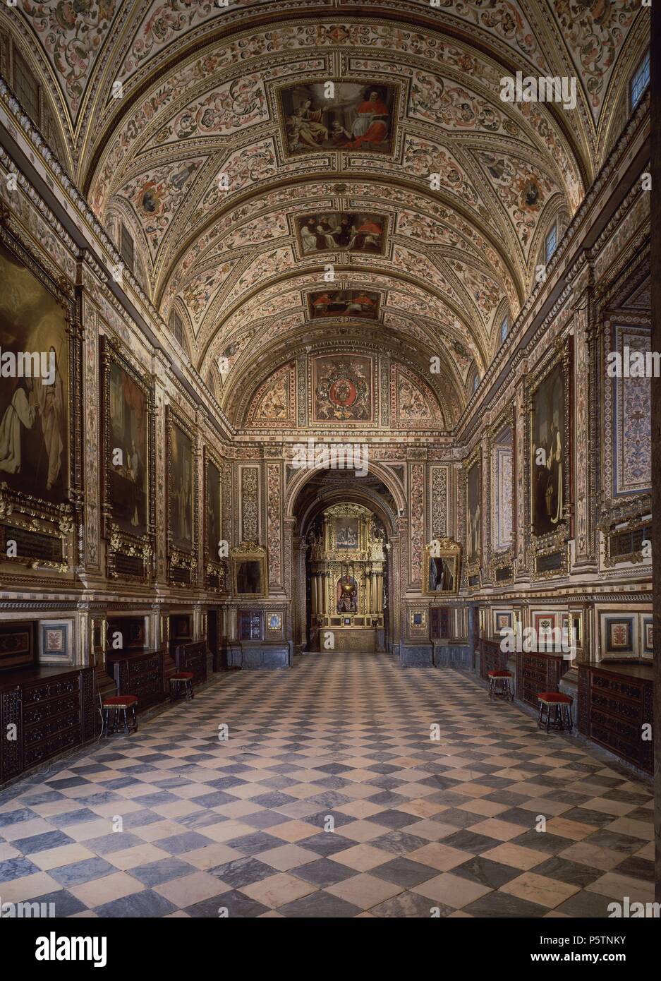 SACRISTIA-VISTA GENERALE-S XVII-ARQUITECTURA BARROCA-DECORACION POR MANUEL RUIZ Y F JUAN DE LA PEÑA. Autore: ALVAREZ VILLAR. Posizione: MONASTERIO-interno, Guadalupe Caceres, Spagna. Foto Stock