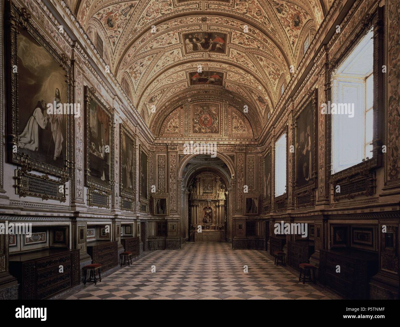 SACRISTIA-VISTA GENERALE-S XVII-ARQUITECTURA BARROCA-DECORACION POR MANUEL RUIZ Y F JUAN DE LA PEÑA. Autore: ALVAREZ VILLAR. Posizione: MONASTERIO-interno, Guadalupe, Spagna. Foto Stock