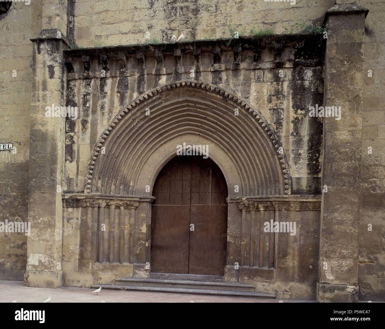PORTADA PRINCIPAL CON OCULO-gotico. Posizione: ST. MICHAEL è la Chiesa, Cordoba, Spagna. Foto Stock