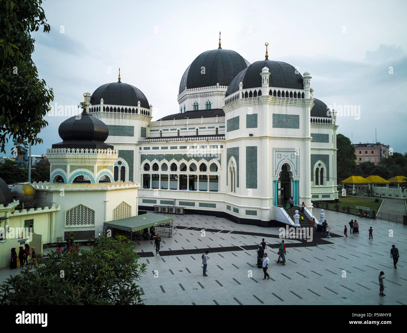 Grande Moschea di Medan o Masjid Raya Al Mashun a Medan, Sumatra Foto Stock