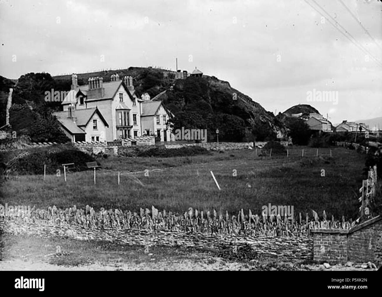 [Craig-y-Don, Aberdyfi] [GRAPHIC].. 1 negativi : vetro, piastra a secco, b&W ; 12 x 16,5 cm. circa 1885. Thomas, Giovanni, 387 Craig-y-Don, Aberdyfi NLW3362765 Foto Stock