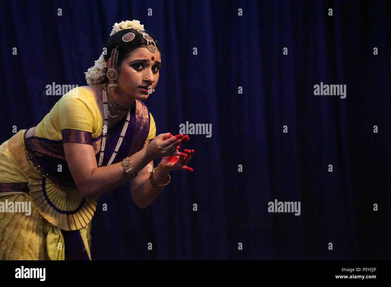 Bharathya natyam è uno dei classici forme di danza di india dallo Stato Tamil Nadu.it è popolare non solo in India ma per il mondo intero Foto Stock