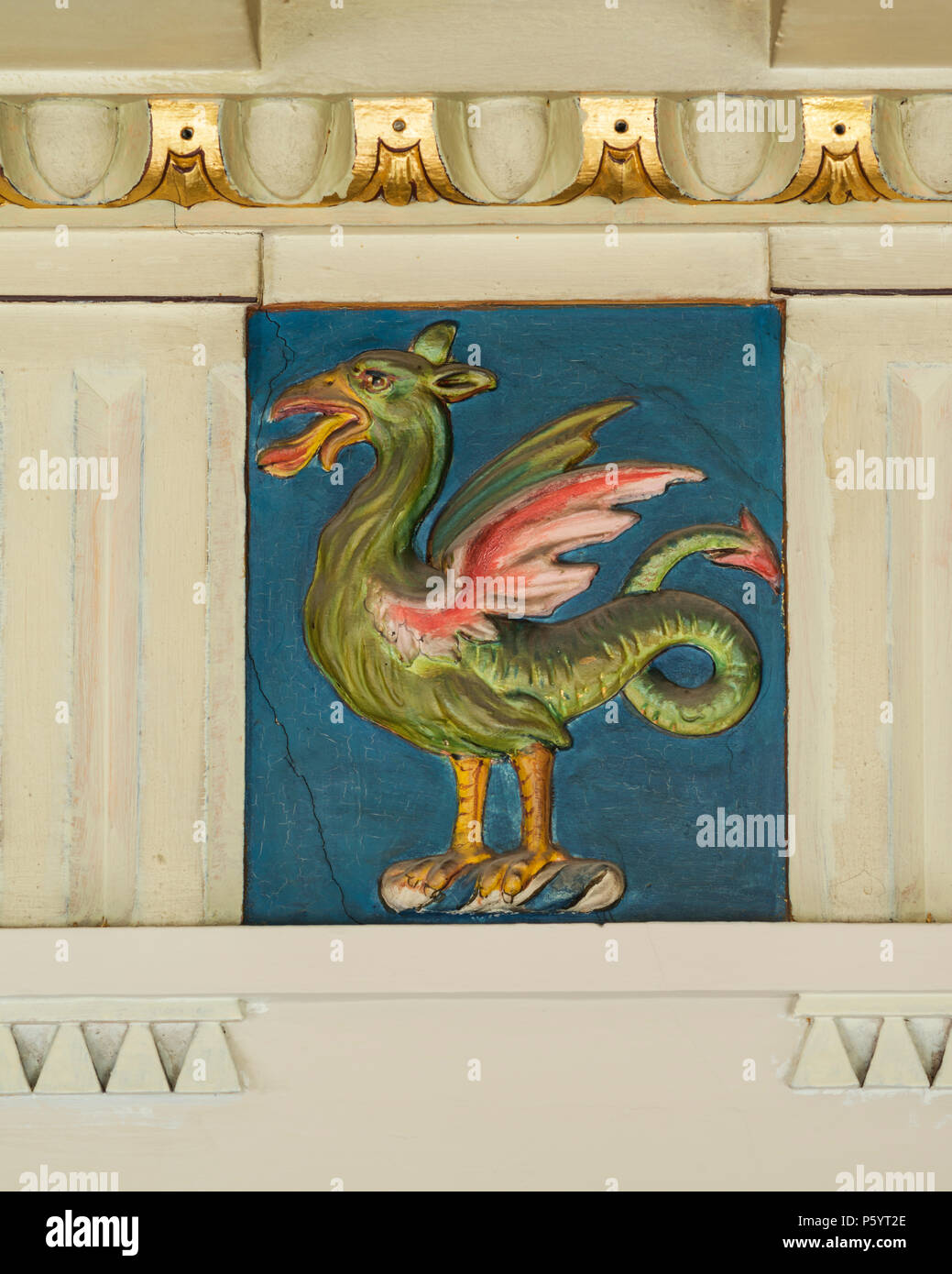 La scultura della mitica creatura sulla parete Foto Stock