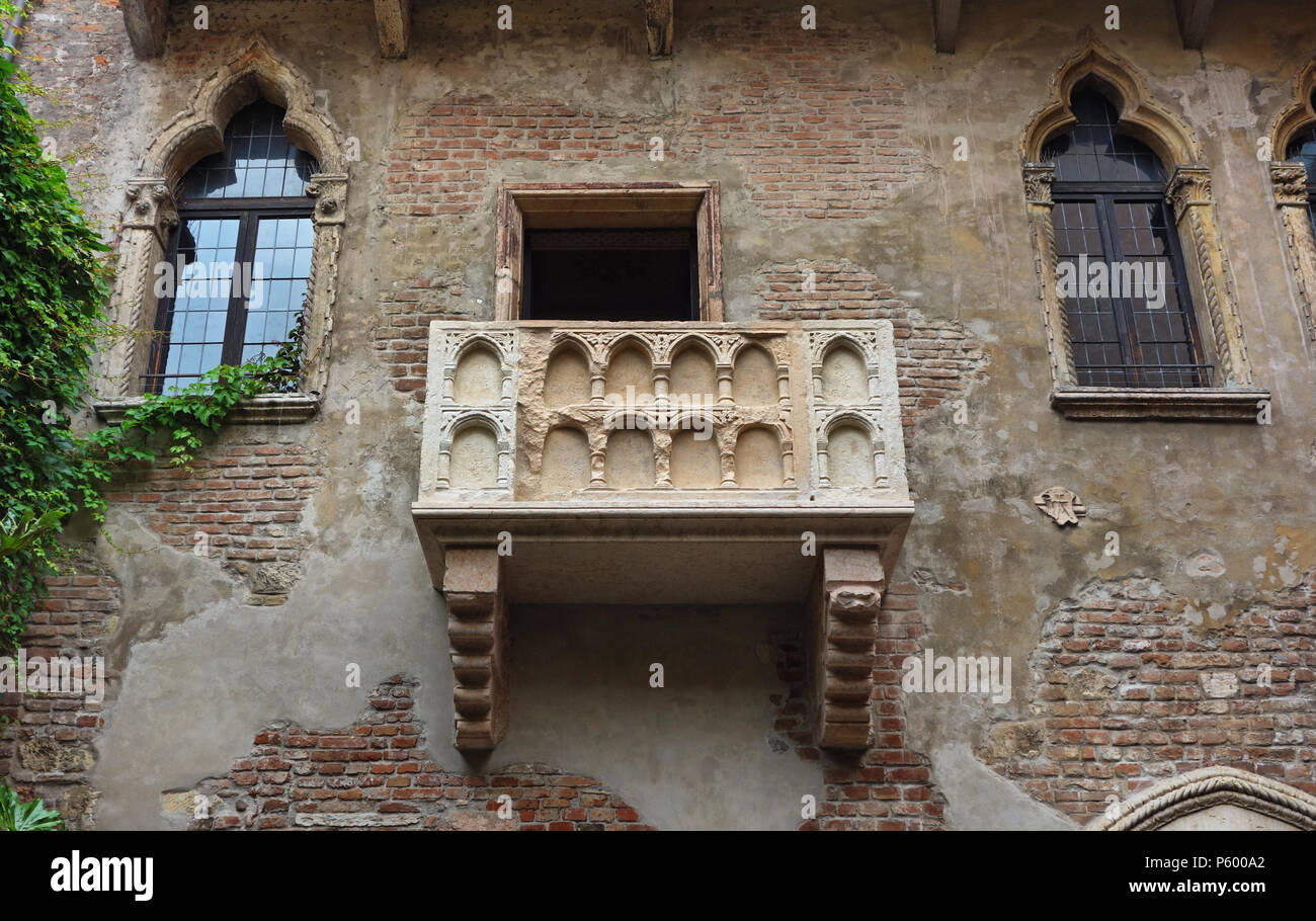 Famoso Romeo e Giulietta balcone a Verona, Italia Foto Stock