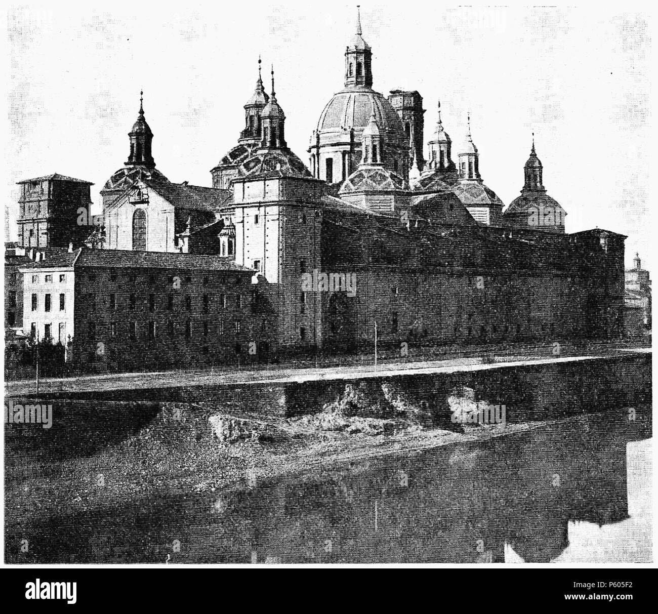 398 D086- saragosse, la cathédrale au bord de l'èbre. - Liv3-Ch17 Foto Stock