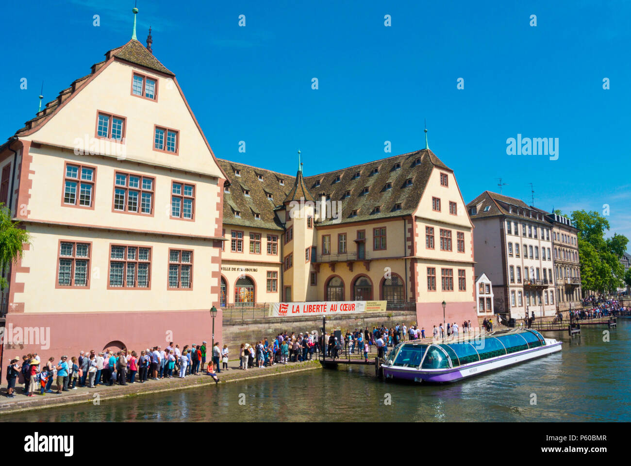 Pier Batorama Palazzo Rohan, dal fiume Ill, Grande Ile, Strasburgo, Alsazia, Francia Foto Stock