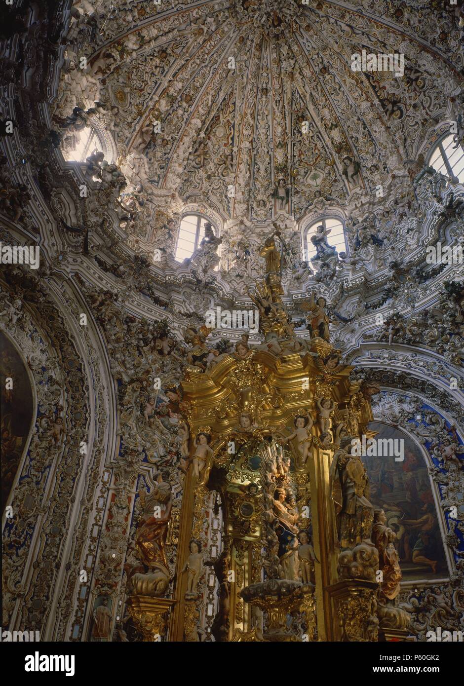 INTERIOR DE LA CAPILLA DEL SAGRARIO REALIZADA ENTRE 1740 Y 1772 - BARROCO ANDALUZ. Autore: Leonardo Antonio de Castro (1656-1745). Posizione: Iglesia de San Mateo, LUCENA, Cordoba, Spagna. Foto Stock