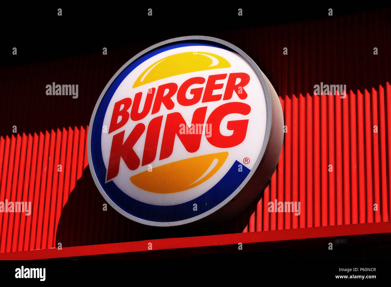 Copenhagen, Danimarca - 26 Giugno 2018: Burger King hamburger restaurant sign su un edificio. Burger King è un americano di catena globale di hamburger fast fo Foto Stock