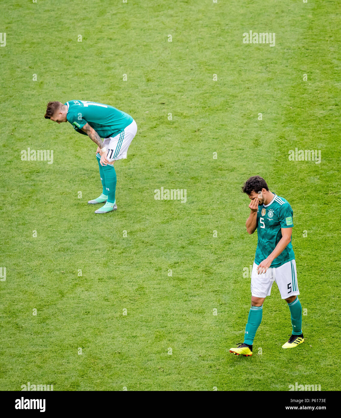 Marco Reus e Mats Hummels (Germania) sono sbalordito per il passo dopo la partita di GES/calcio/World Championship 2018 Russia: Corea del Sud - Germania, 27.06.2018 GES/Soccer/calcio/Coppa del Mondo 2018 Russia: Corea del Sud vs Germania, Kazan Giugno 27, 2018 | Utilizzo di tutto il mondo Foto Stock