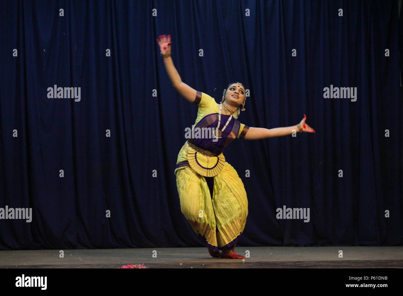 Bharatha natyam è la danza classica forma di Tamil Nadu.it è popolare in tutto il mondo. Foto Stock