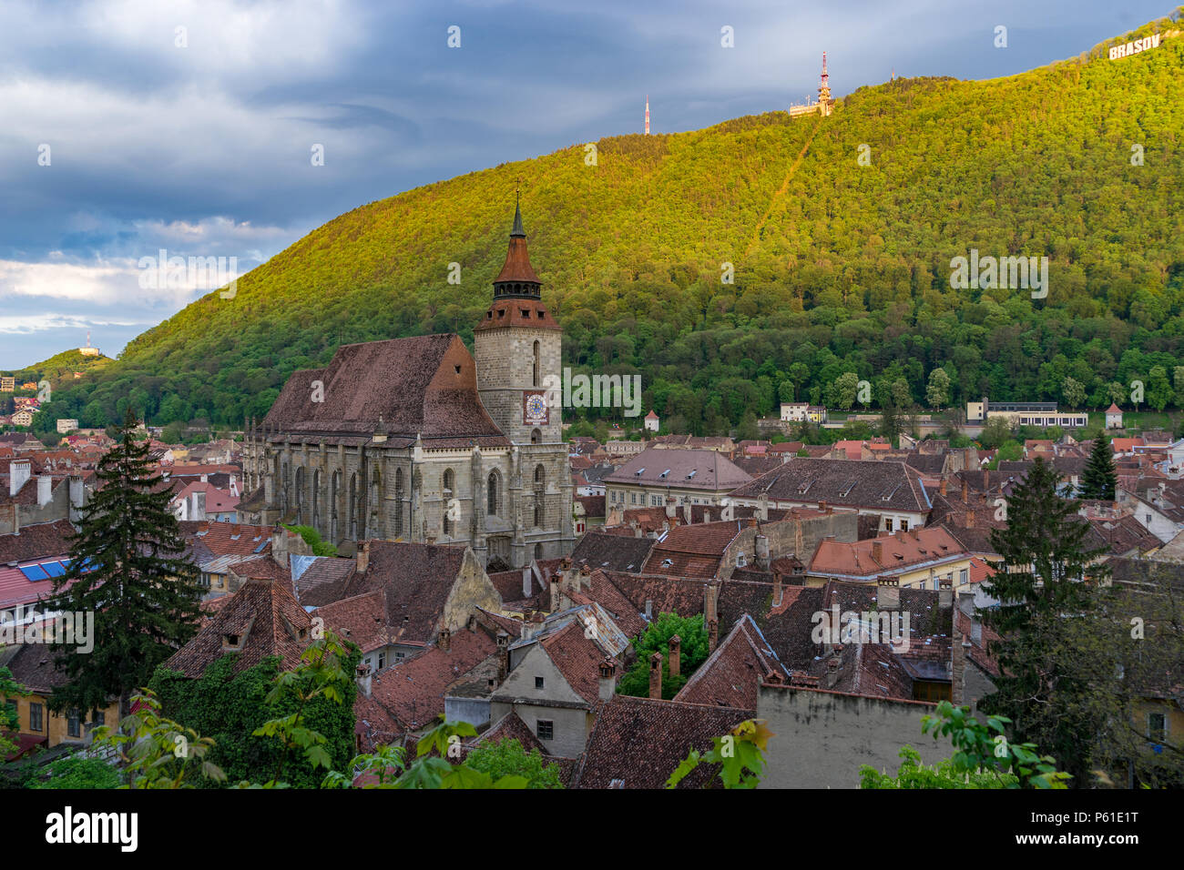 Vista dall'alto in basso di Brasov Foto Stock