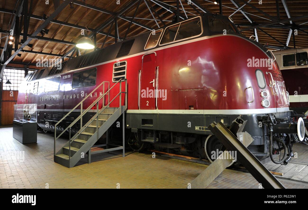 Trans Europ Express. Internazionale il servizio delle ferrovie in Europa. Locomotiva diesel al raccordo a T, 1957. Deuthes Technikmuseum. Berlino. Germania. Foto Stock