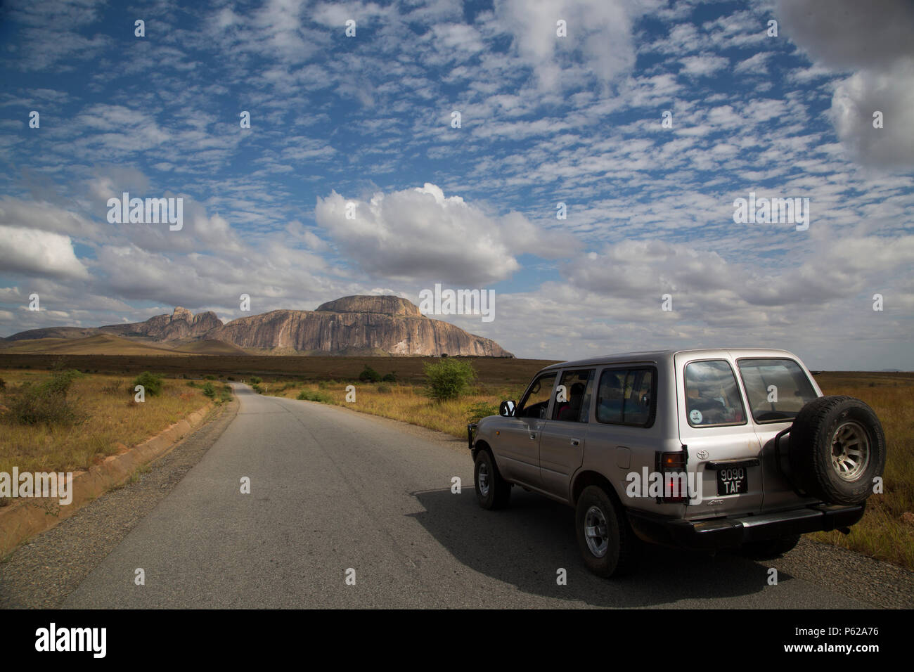 Autostrada che conduce al Vescovo la Hat montagna, Madagascar Foto Stock