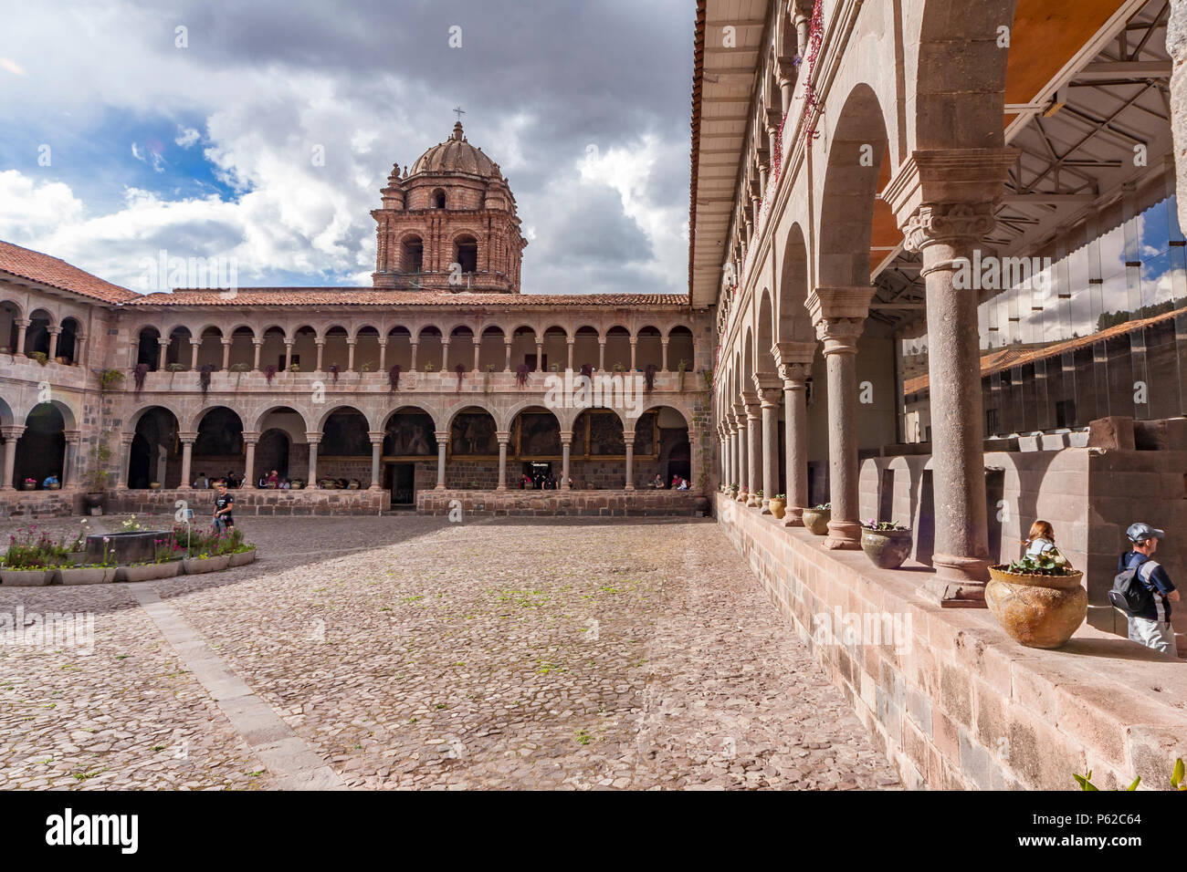 Coricancha con il convento di Santo Domingo Foto Stock