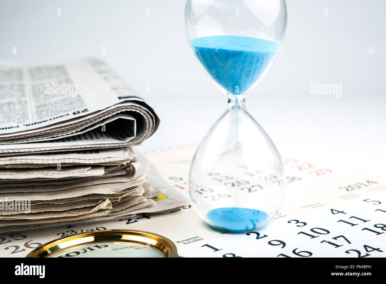Forniture per ufficio con carta e calendario Foto Stock