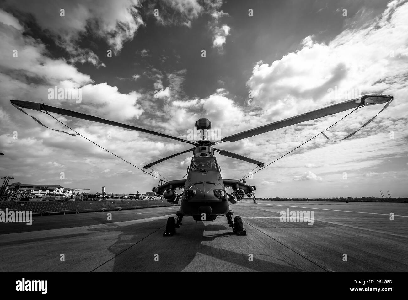 Berlino, Germania - 25 Aprile 2018: attacco elicottero Eurocopter Tiger UHT. In bianco e nero. Mostra ILA Berlin Air Show 2018 Foto Stock