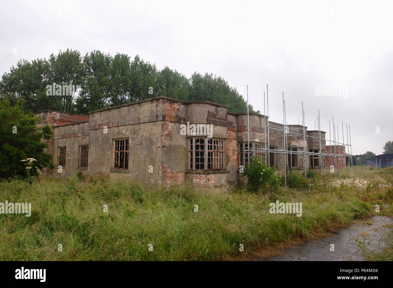 Costruzioni abbandonate a RAF Yatesbury WILTSHIRE REGNO UNITO che può essere convertito in un carcere Foto Stock