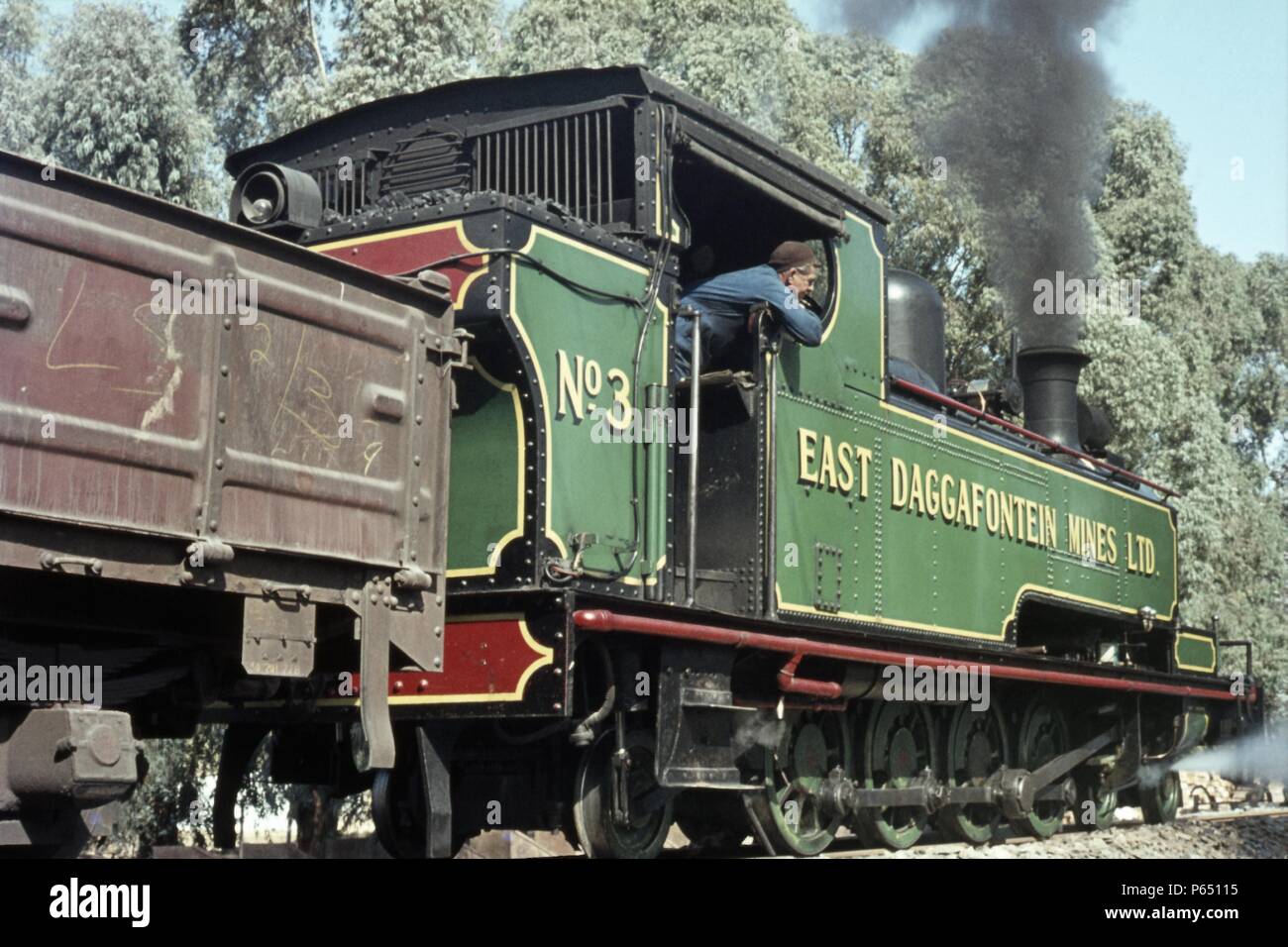 Un duplicazioni di Glasgow una classe 4-8-2T a Oriente Daggafontein miniere d oro Sud Africa giovedì 7 giugno 1973. Foto Stock