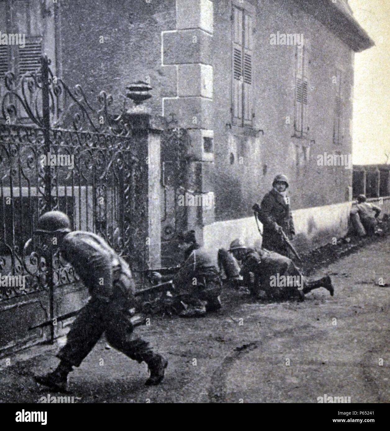 L esercito francese serbatoi presso la liberazione di Kembs in Alsazia 1944 Foto Stock