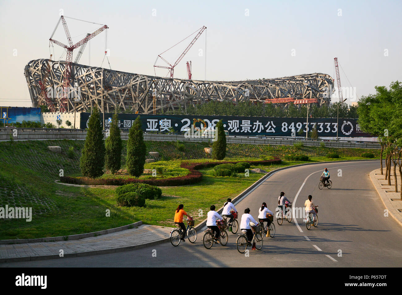 Stadio Nazionale di Pechino in costruzione. Stadio Nazionale di Pechino, noto anche come il nido sarà la principale via e field stadium Foto Stock