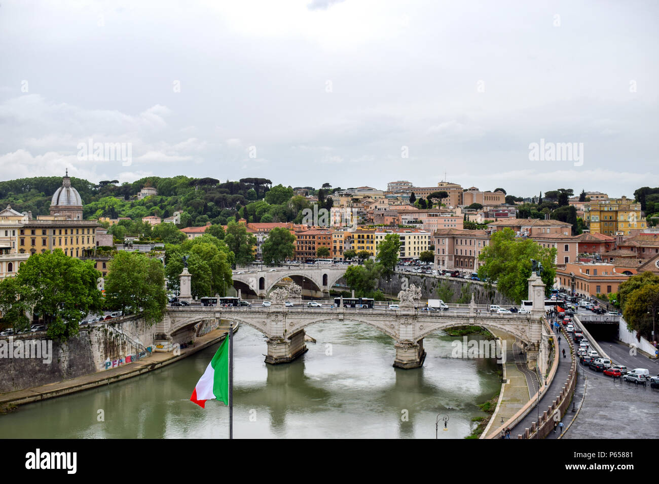 Vista del paesaggio del fiume Tevere a Roma Italia Foto Stock