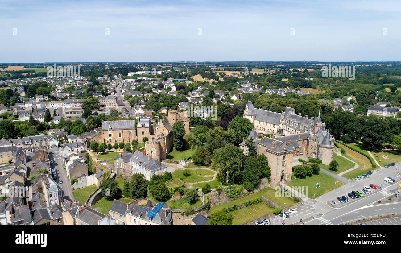 Vista aerea di Chateaubriant fortezza medievale in Loire Atlantique Foto Stock