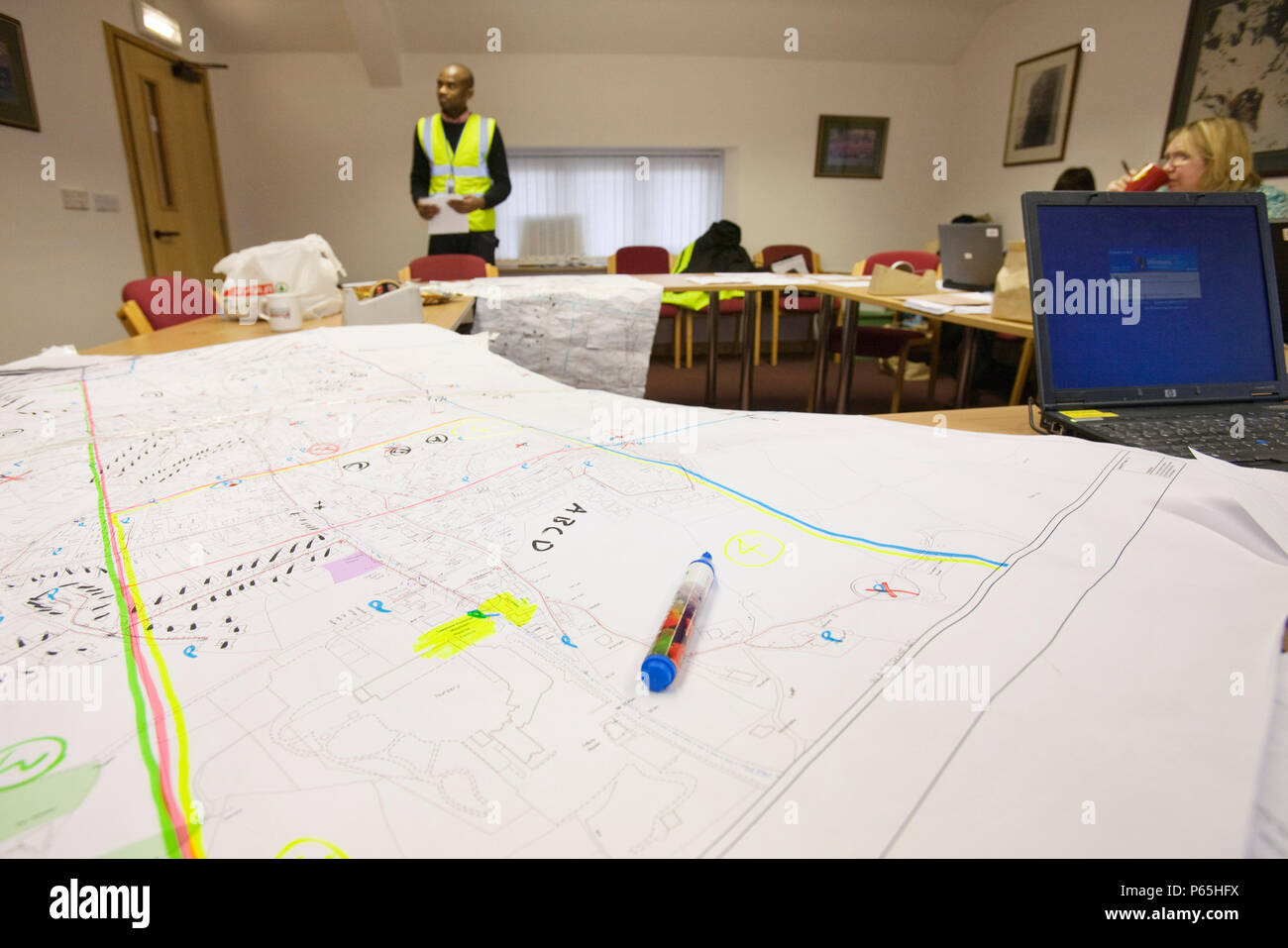Sabato 16 gennaio 2010, dopo le inondazioni e la grande congelare in Ambleside, acqua di disgelo di allagamento ha ottenuto nel gas tubi principali e arrestare il sist Foto Stock