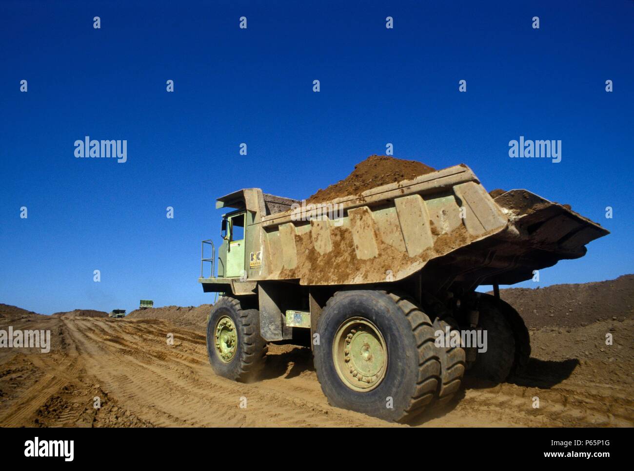 Rock carrello sporco per roadbuilding progetto in California, Stati Uniti d'America Foto Stock