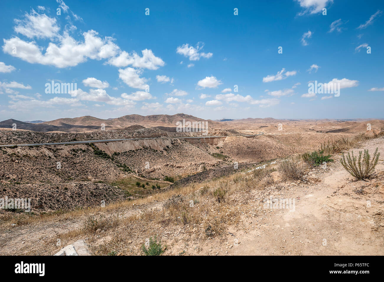 La soglia del deserto del Sahara. "" Lunari paesaggi intorno alla cittadina di Matmata nel sud della Tunisia. Foto Stock