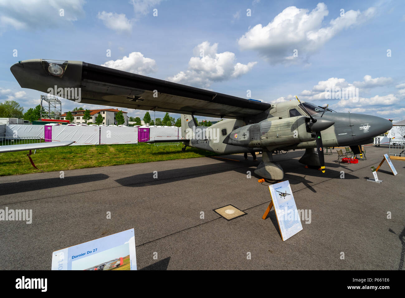 Berlino - 27 Aprile 2018: STOL light utility aereo Dornier Do28D-2 sul campo d'aviazione. Mostra ILA Berlin Air Show 2018. Foto Stock