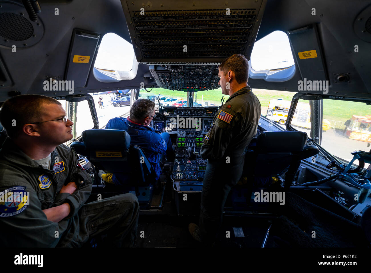 Berlino - 27 Aprile 2018: Cockpit e strategici airlifter tattico Boeing C-17 Globemaster III. Mostra ILA Berlin Air Show 2018 Foto Stock