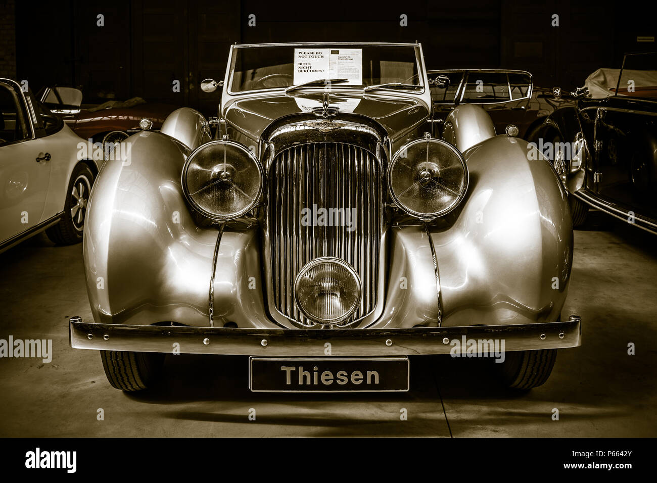 Rara auto Lagonda V12 Drophead Coupe, 1938. Foto Stock
