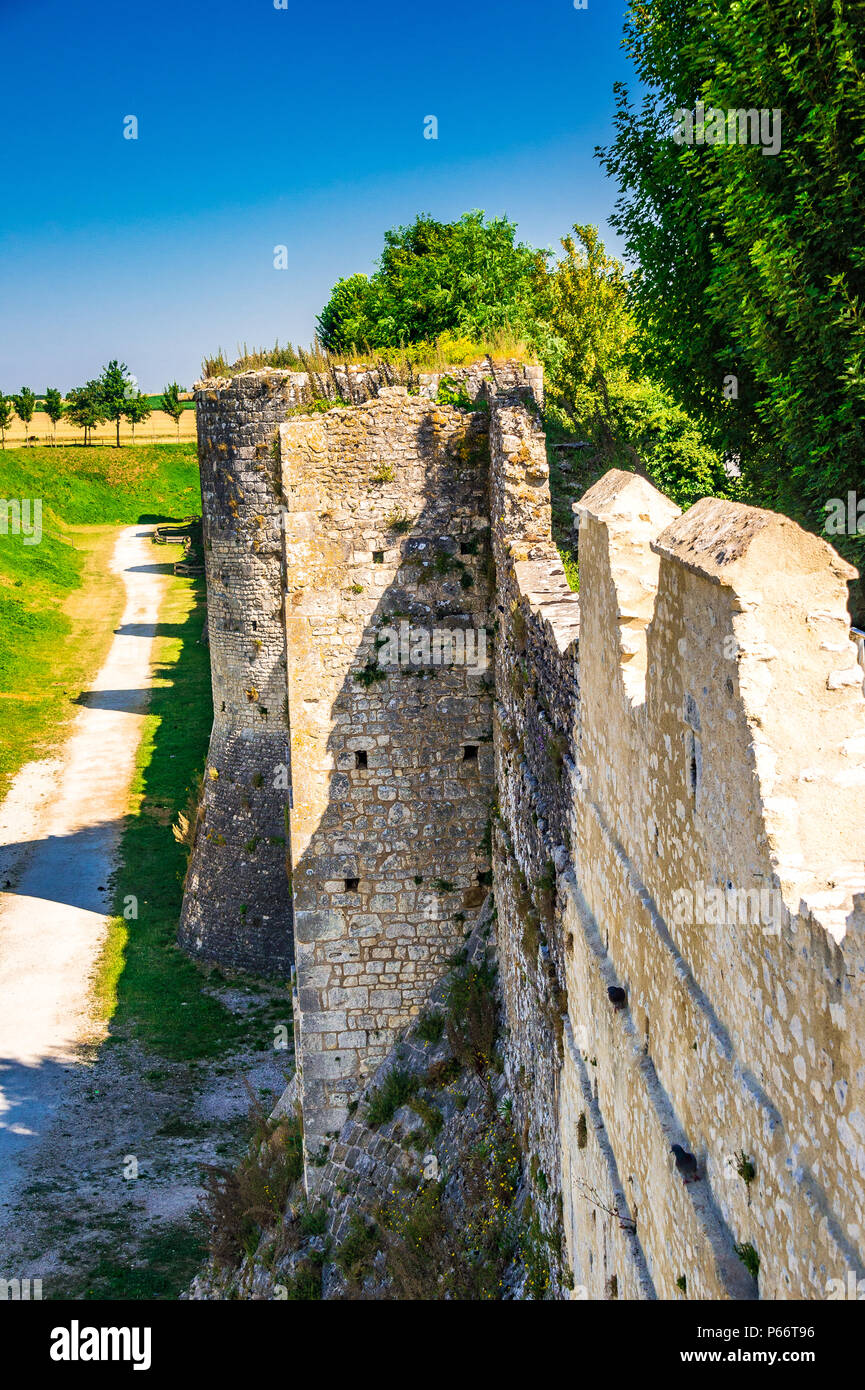 Il medievale cinta fortificata fu costruita nel XIII secolo a Provins, Francia Foto Stock
