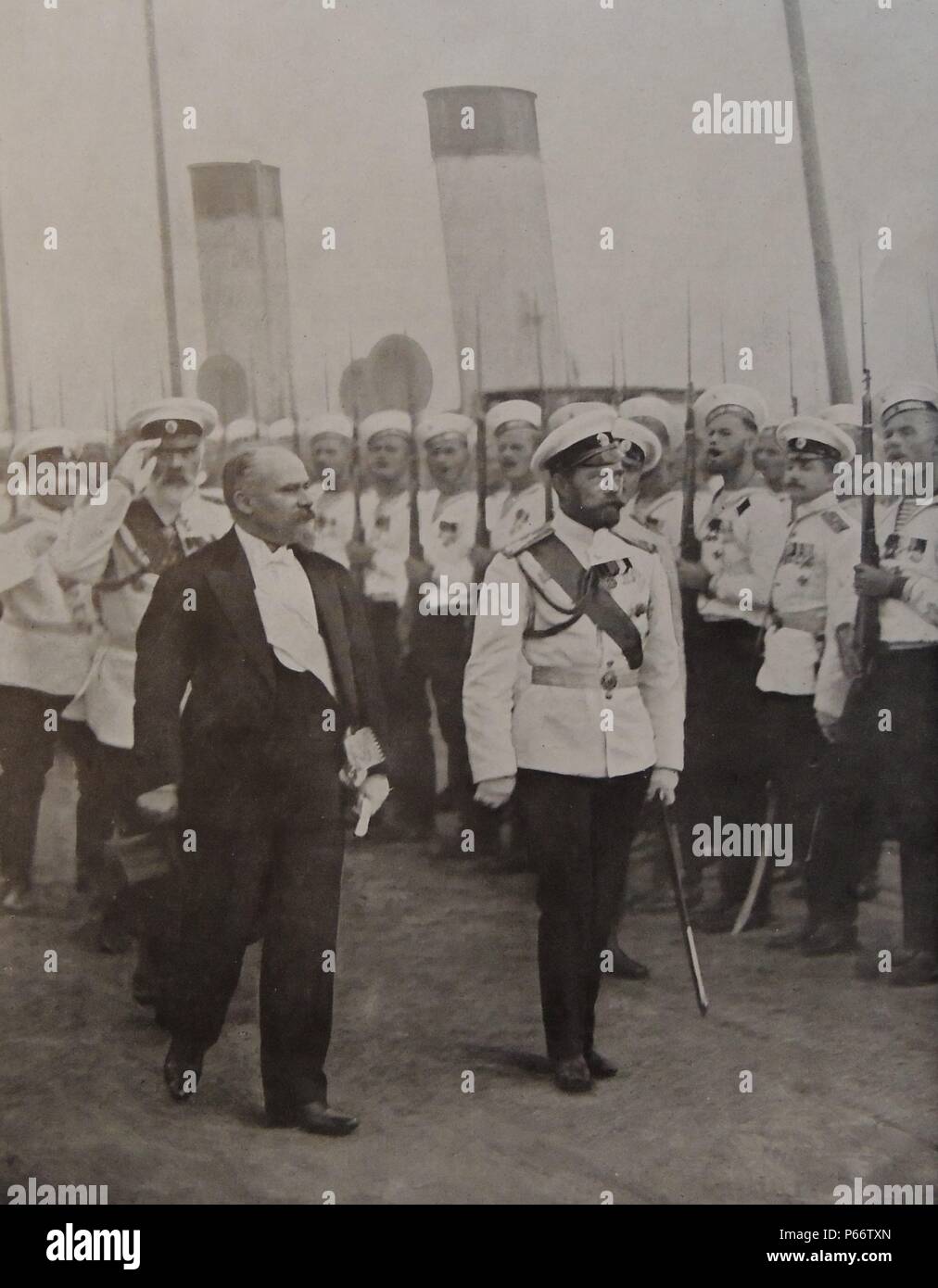 Visita di Stato in Russia dal presidente Raymond Poincare dove è stato accolto dal Tsar Nicholas II 1914. Foto Stock