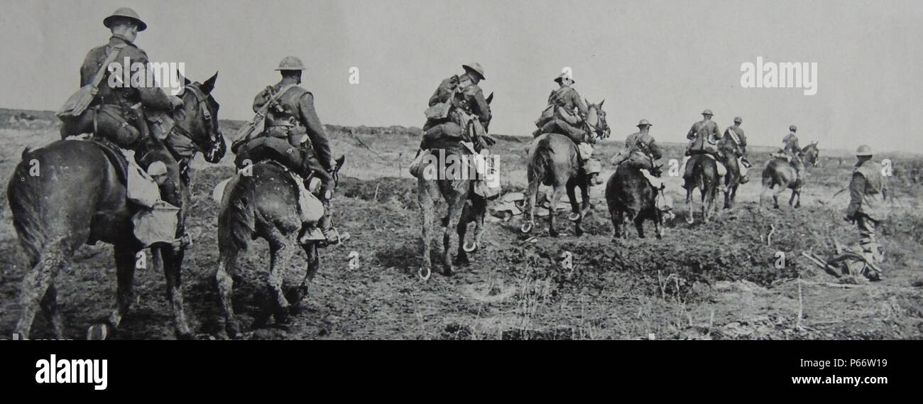 Canadese di soldati di cavalleria presso il fronte durante la Prima guerra mondiale. 1917 Foto Stock