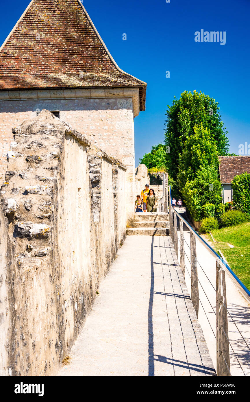 Il medievale cinta fortificata fu costruita nel XIII secolo a Provins, Francia Foto Stock