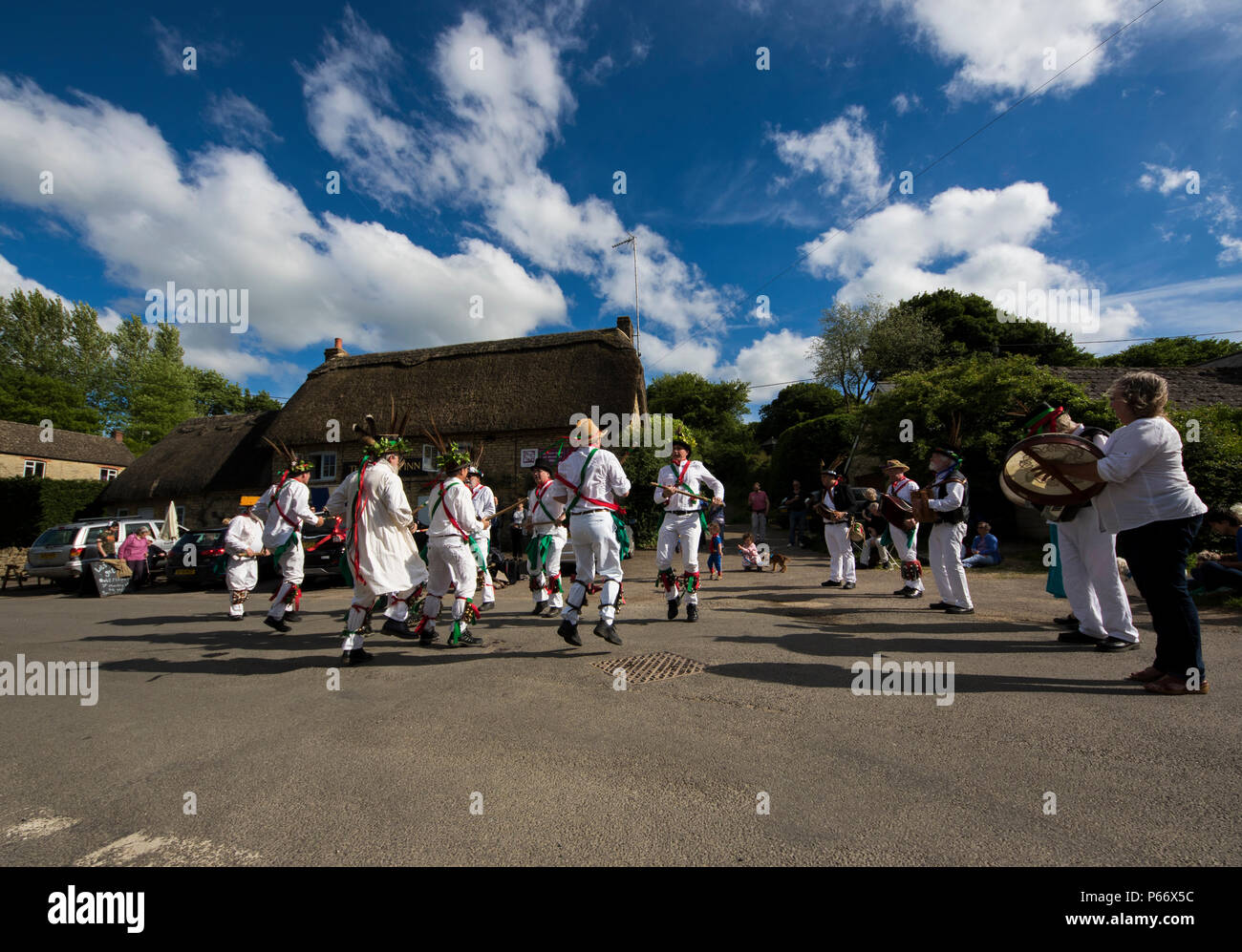 Morris Dancing in the Cotswolds Foto Stock