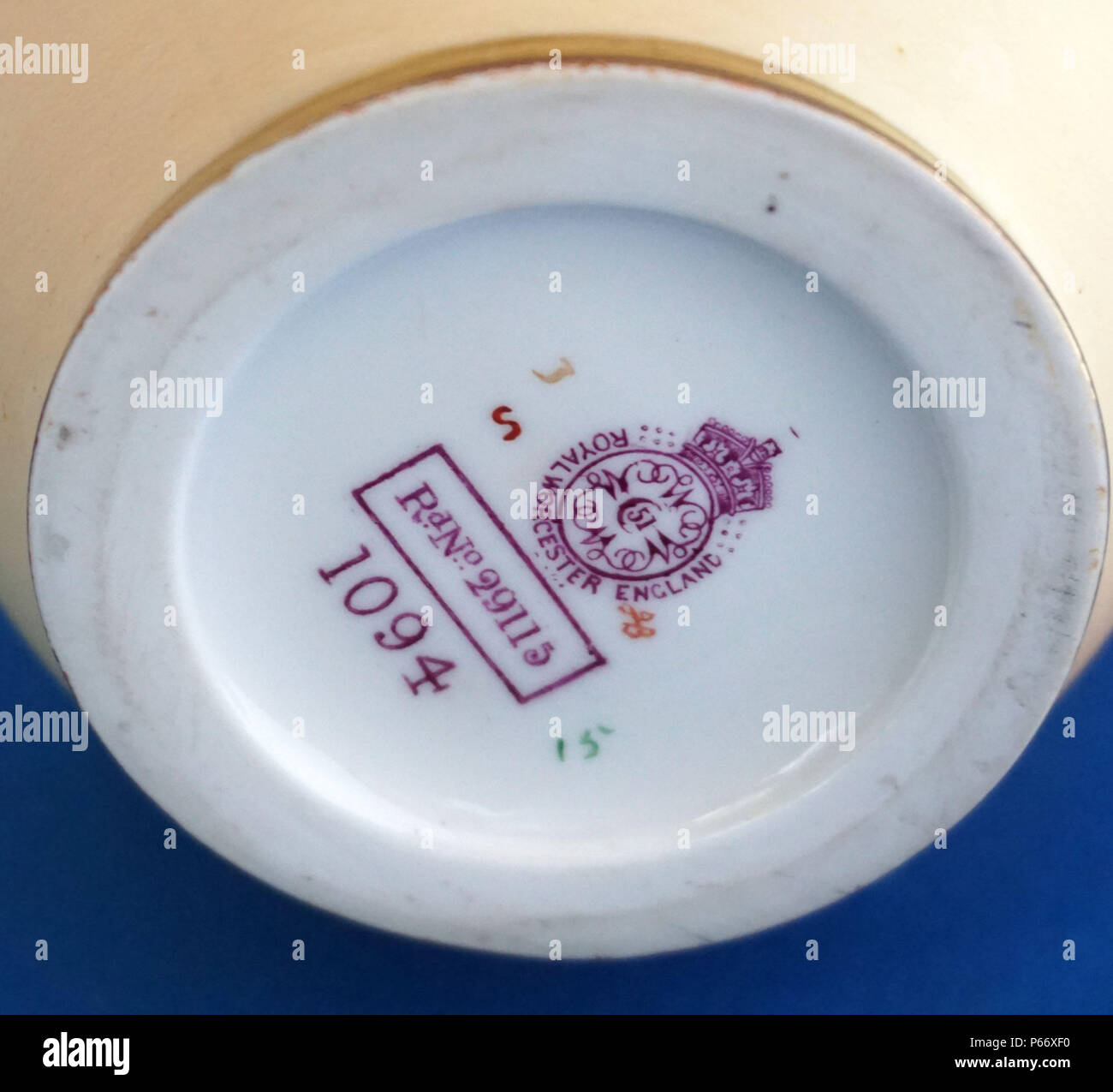 Porcellana Royal Worcester data segna e Backstamp Foto Stock