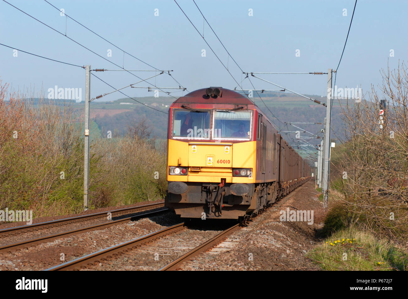 Un trainload di gesso da Drax Power station legato per l'elaborazione all'Newbiggin opere di British Gypsum gare fino alla valle dell Aire. Aprile 2005. Foto Stock