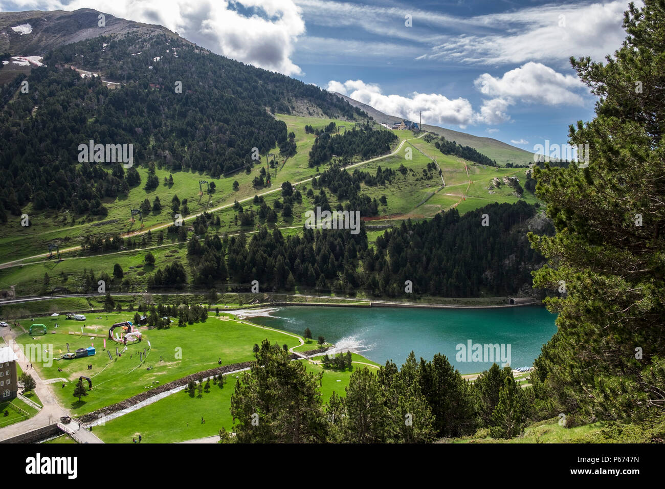 Vedute della Vall di Nuria valley in Pyreneean montagne, Catalogna, Spagna Foto Stock