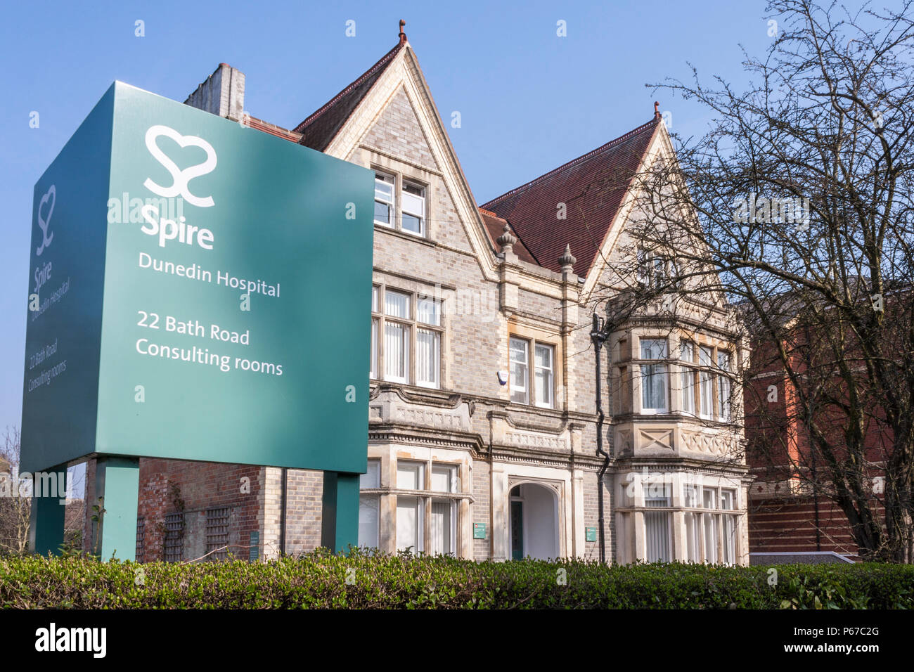 Esterno di Dunedin Hospital consulting camere, una parte della guglia Healthcare, in Reading, Berkshire, Inghilterra, GB, Regno Unito Foto Stock