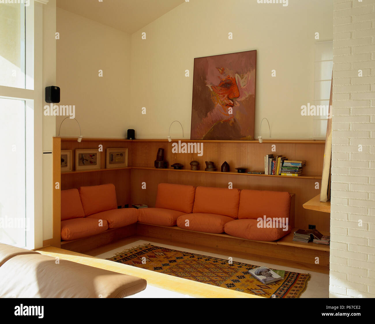 Vista di una pittura artistica in una stanza vivente Foto Stock